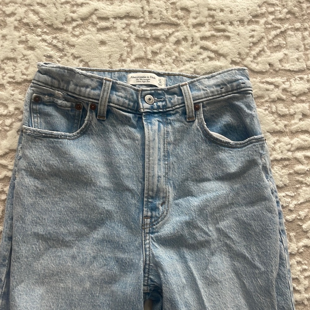 Abercrombie 90’s Curve Love Straight Jean
